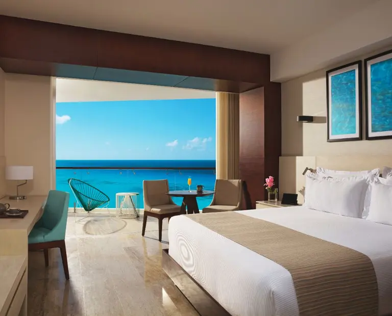 altitude-suite-ocean-front-grand-cancun-a (1)