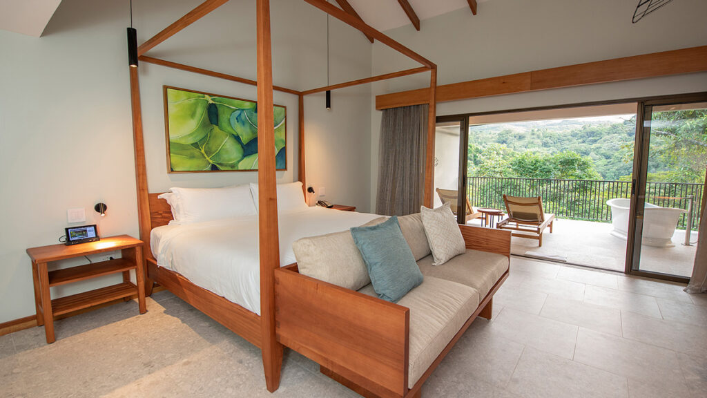 4-Tabacon-Honeymoon-Suite-1