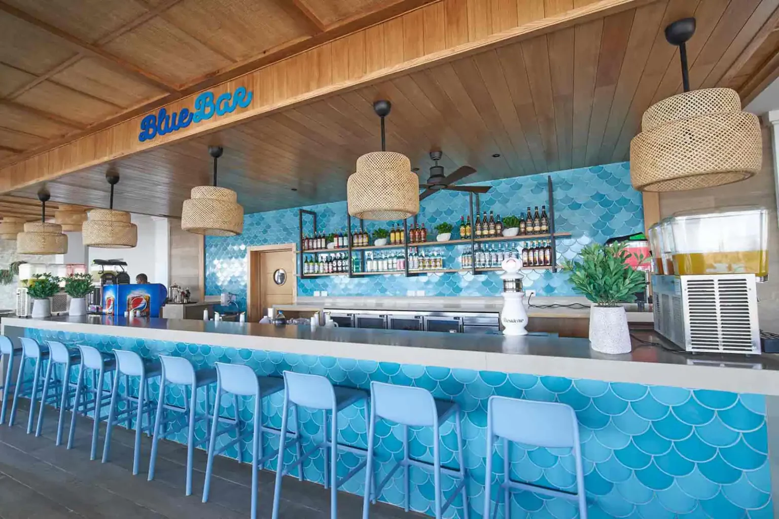 las-olas-blue-bar