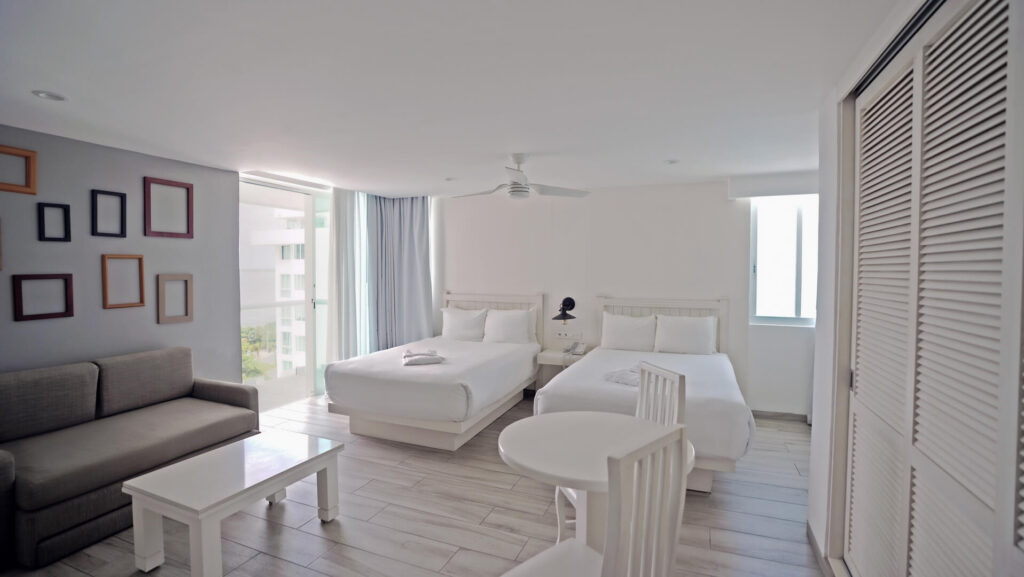 oleo-cancun-playa-superior-sunset-room-main